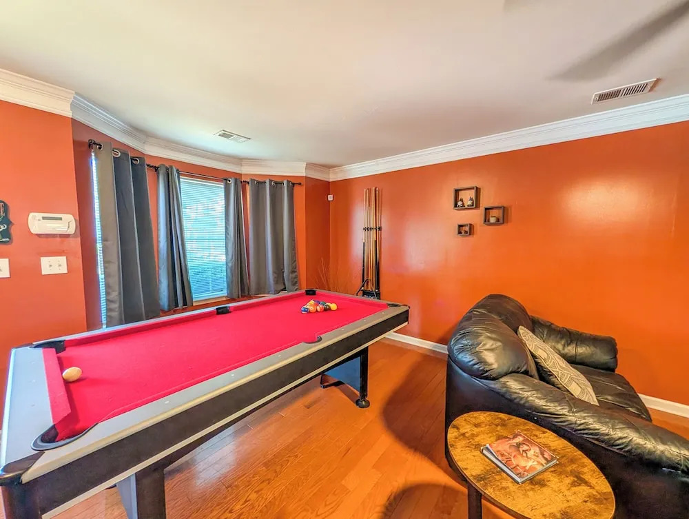 Amazin Lrg 3 Bed house w/ King bed