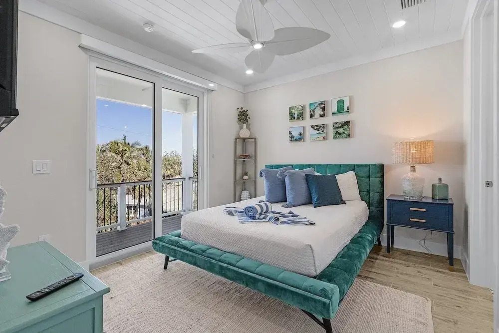 211 Blue Palm: Spacious 5-Bedroom Pool Home, Steps from Beach! 5 Home