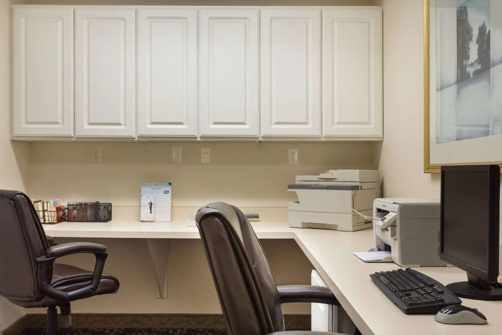 Baymont by Wyndham Wichita East