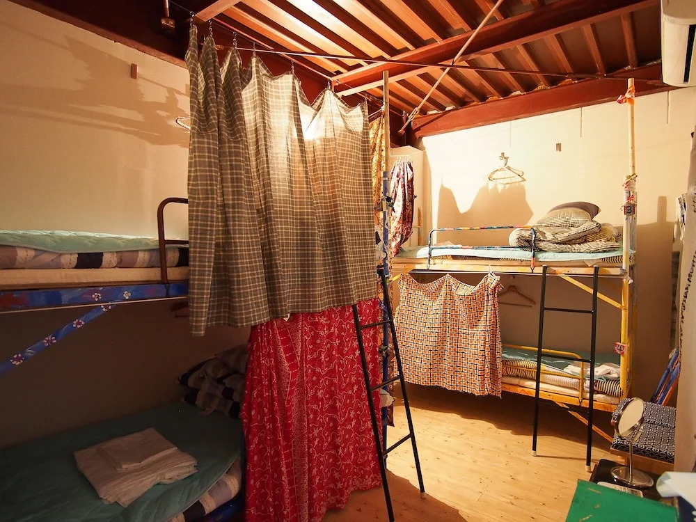 Kamagasaki University of the Arts Cafe Garden Guest House aka Cocoroom