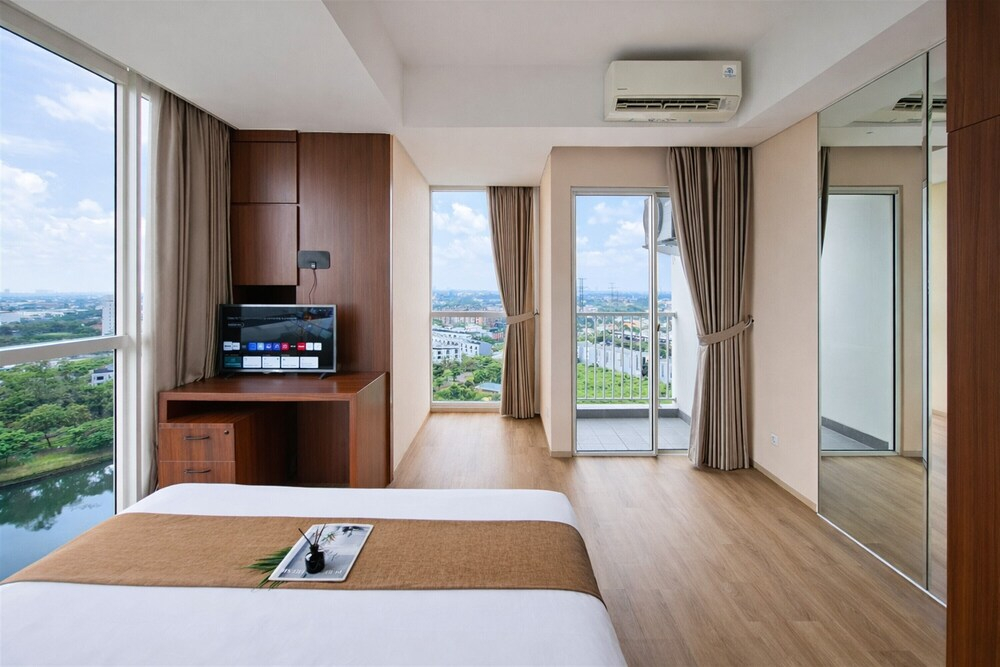 Wooden Accents Studio For 2 Pax At Pacific Garden Campus Town Apartment
