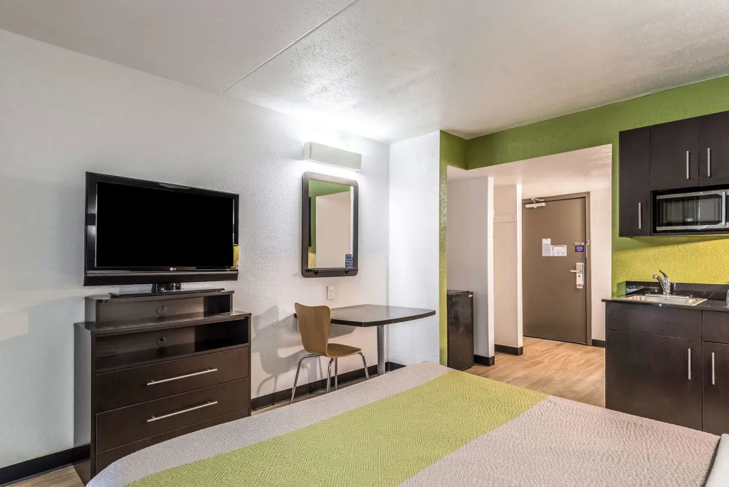 Studio 6-Indianapolis, IN