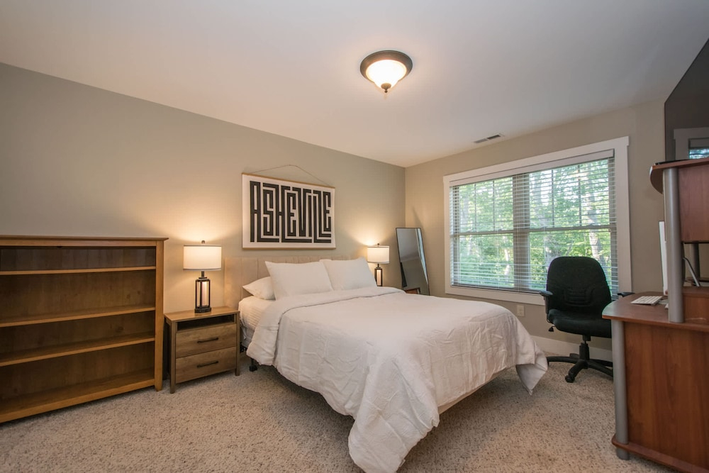 3BR Retreat Ensuite Baths Fire Pit