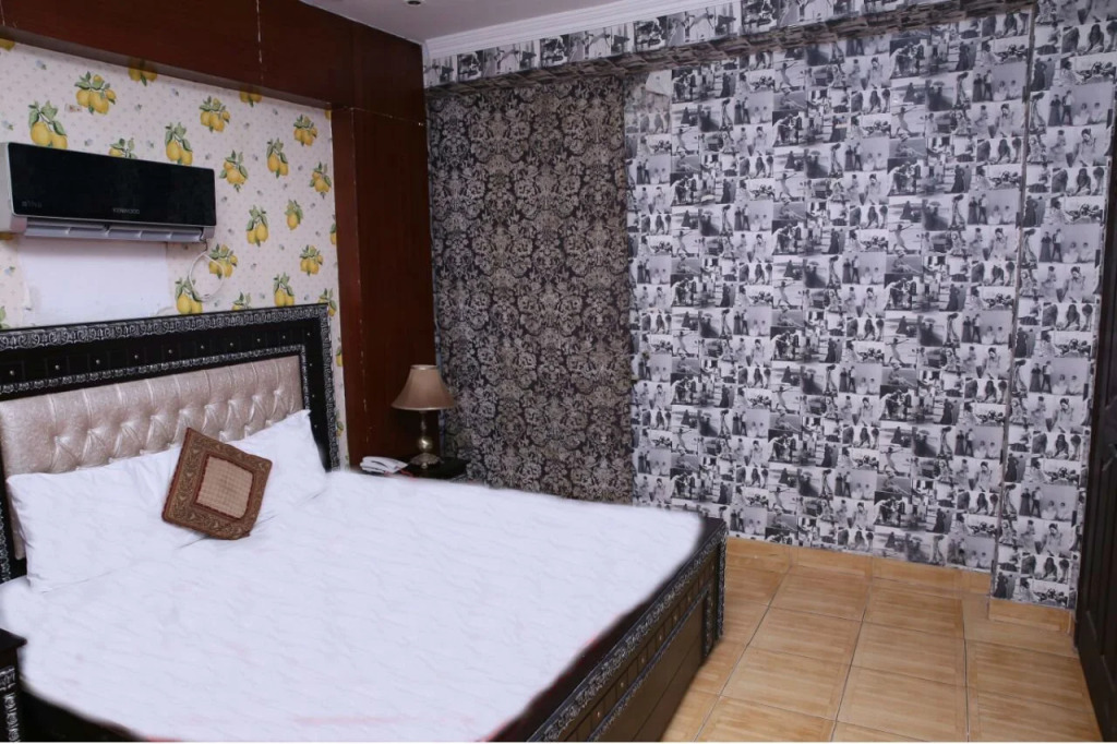 Family Hotel Davis Road Lahore