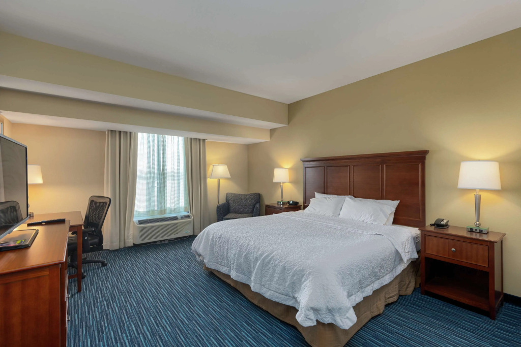Hampton Inn & Suites Owensboro Downtown Waterfront