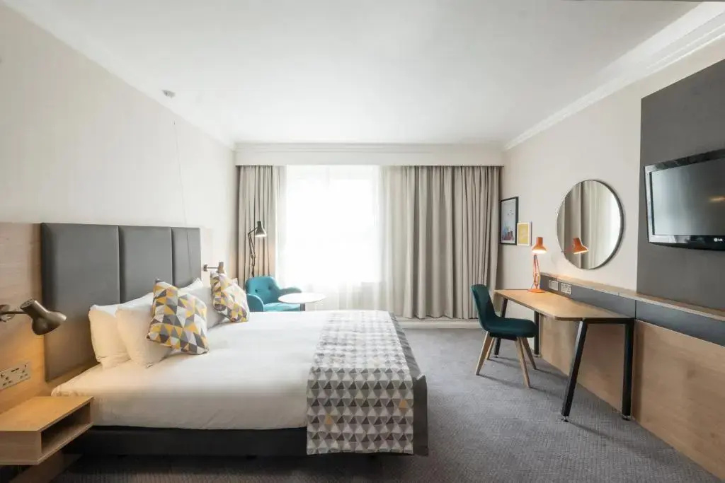 Holiday Inn Farnborough by IHG