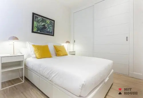 Mit House Universidad En Madrid