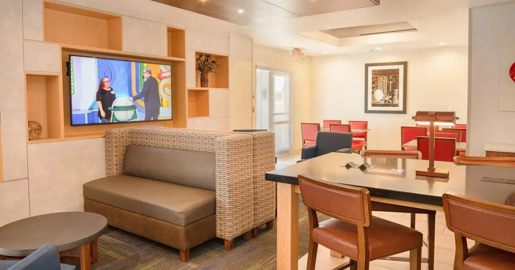 Holiday Inn Express Porterville by IHG