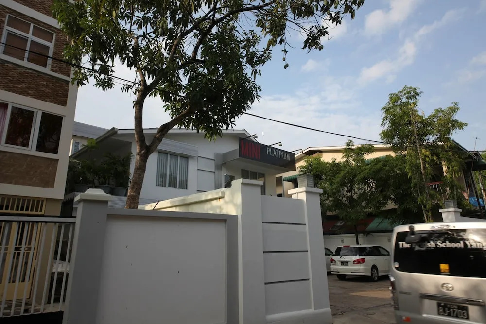 Mini Platinum Hotel