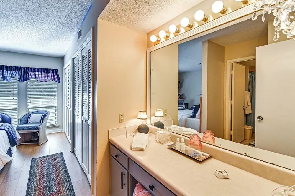 Lakeview Condo w/ Resort Pool: 2 Miles to Golf!