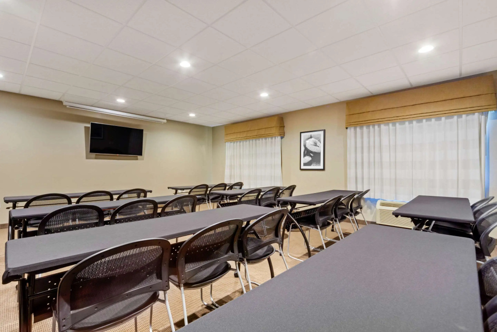 Sleep Inn & Suites Bismarck I-94