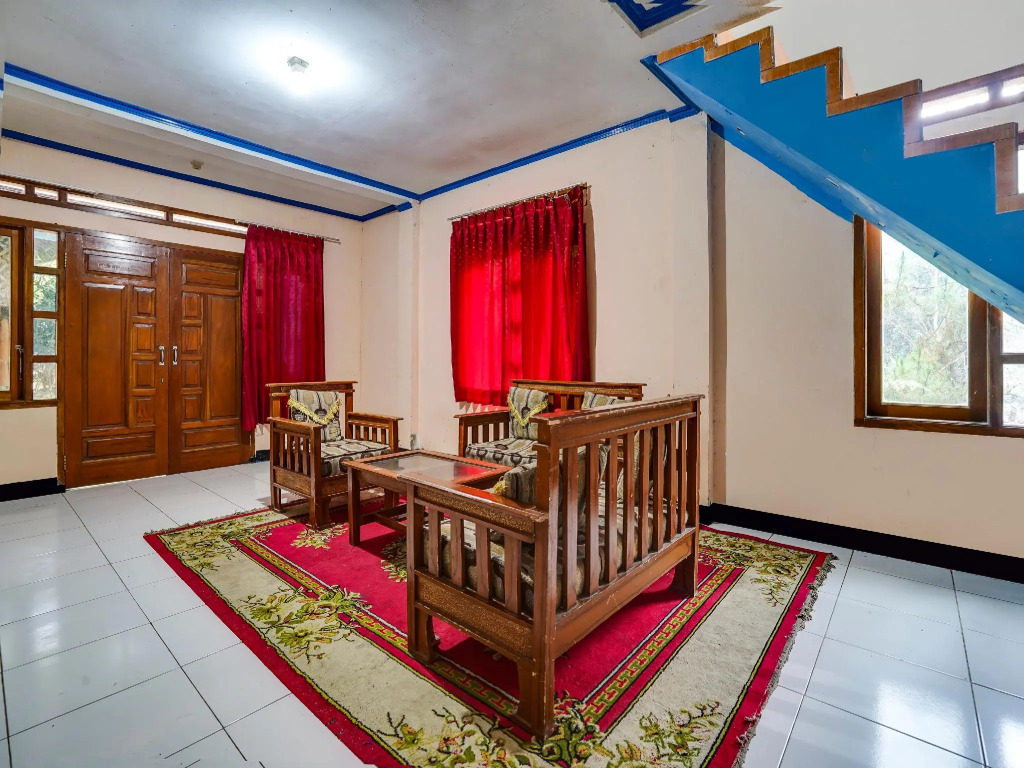 OYO Homes 90915 Eco Tourism Desa Cihanjuang Rahayu Ciwangun Indah Camp Villas