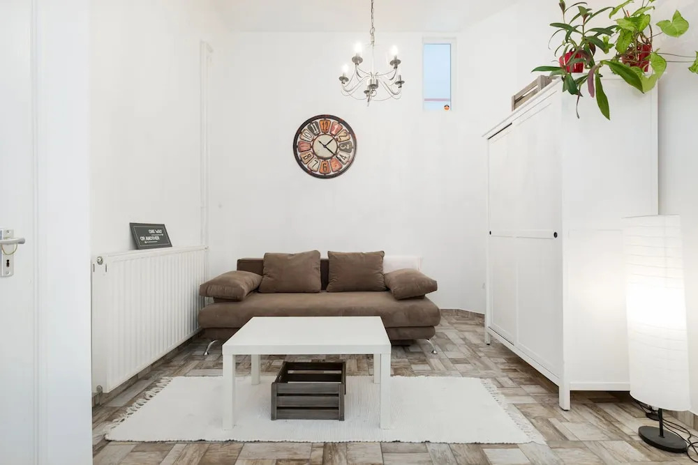 Apartment Cafe