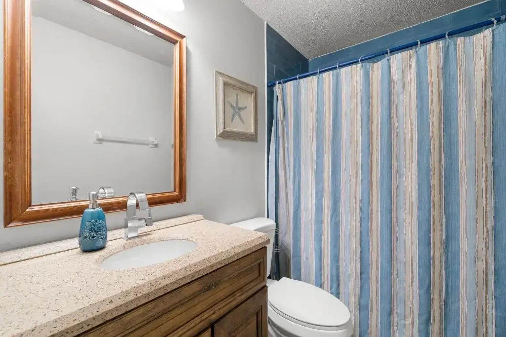 Seashell 19, 2 Bedrooms, Pool Access, WiFi, Sleeps 6, Walk to Beach