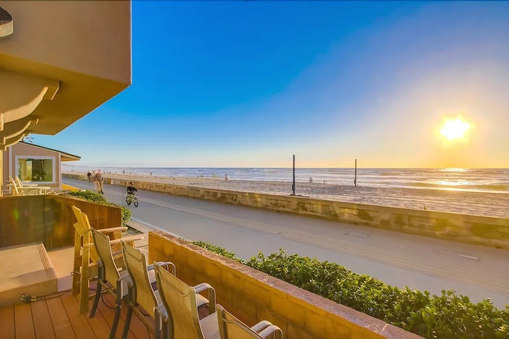 The Beach Break 2 3 Bedrooms 2.5 Bathrooms Townhouse