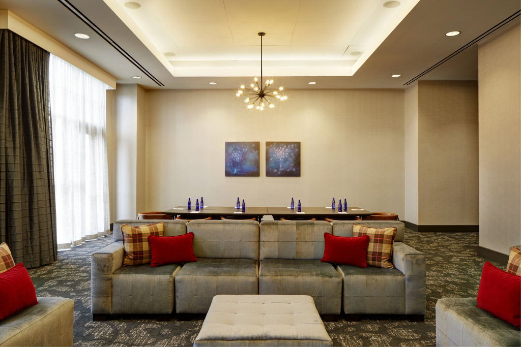 Archer Hotel Boston/Burlington
