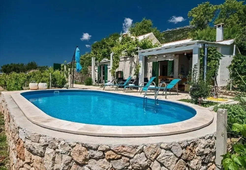 Ivo - House With Pool - H