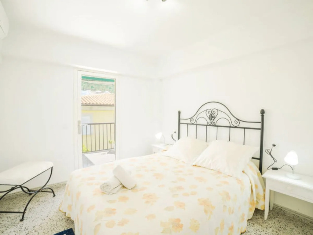 Los Girasoles 22262