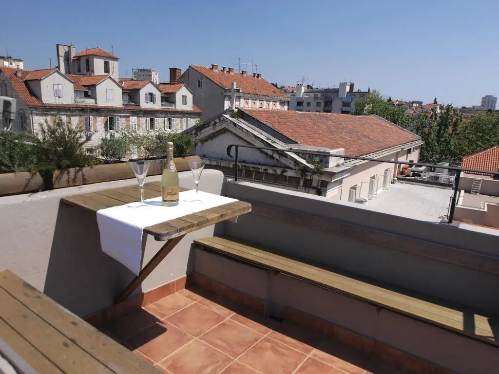 Million Dollar View Apartment