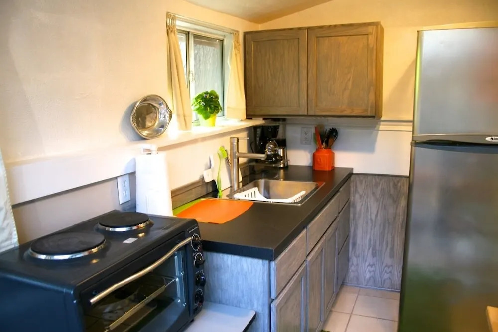 Private, quiet, and accommodating Guest House