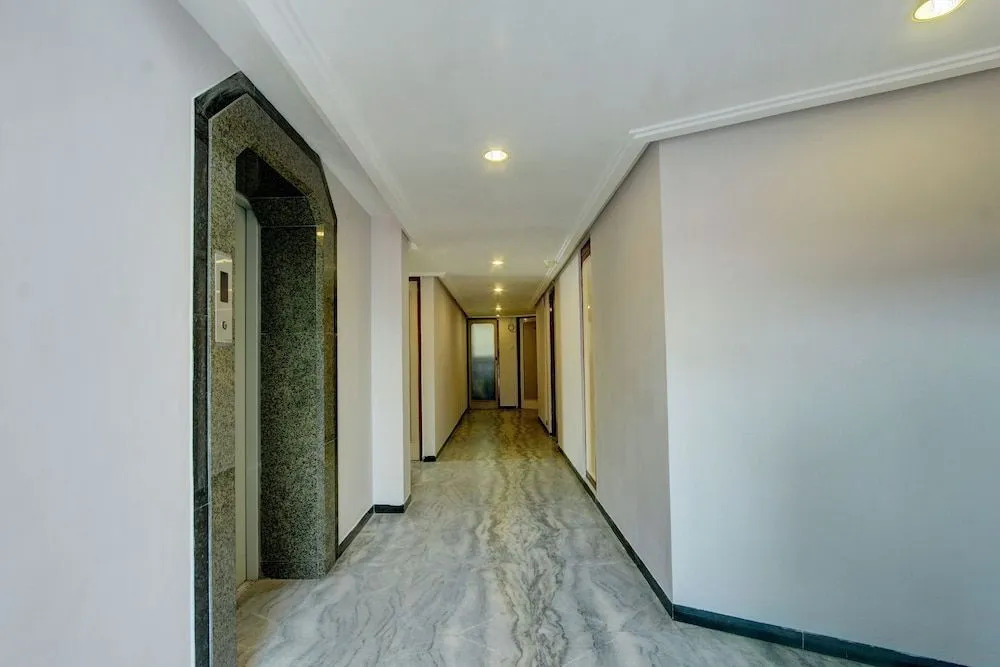 OYO 24579 Flagship Hotel Padmam