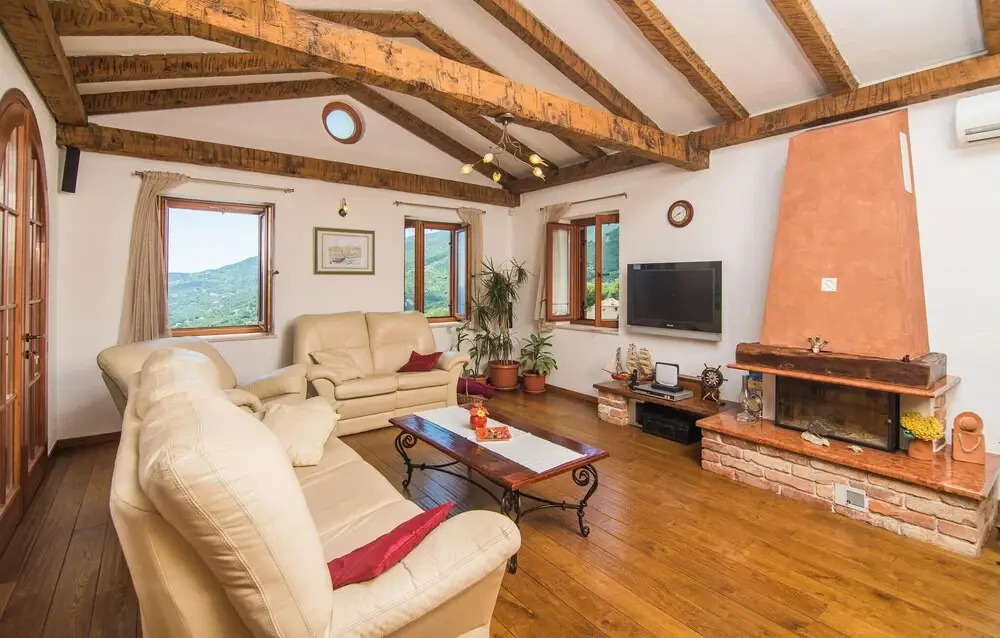 Stunning Home in Icici With Sauna, Wifi and 4 Bedrooms