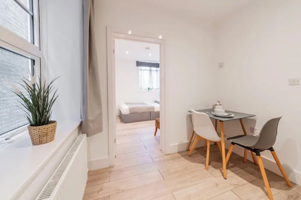 Central - Stay 2 - Near Transport - Parking - Wifi