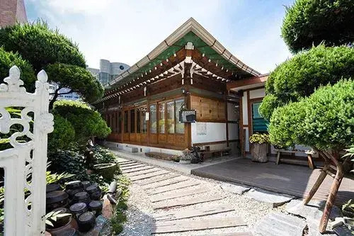 Jeonju Ddlanche Bongwan Pension