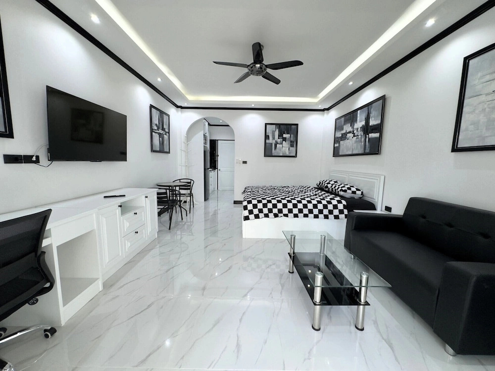 Stylish Studio With Balcony Near Jomtien Beach - Baan Suan Lalana
