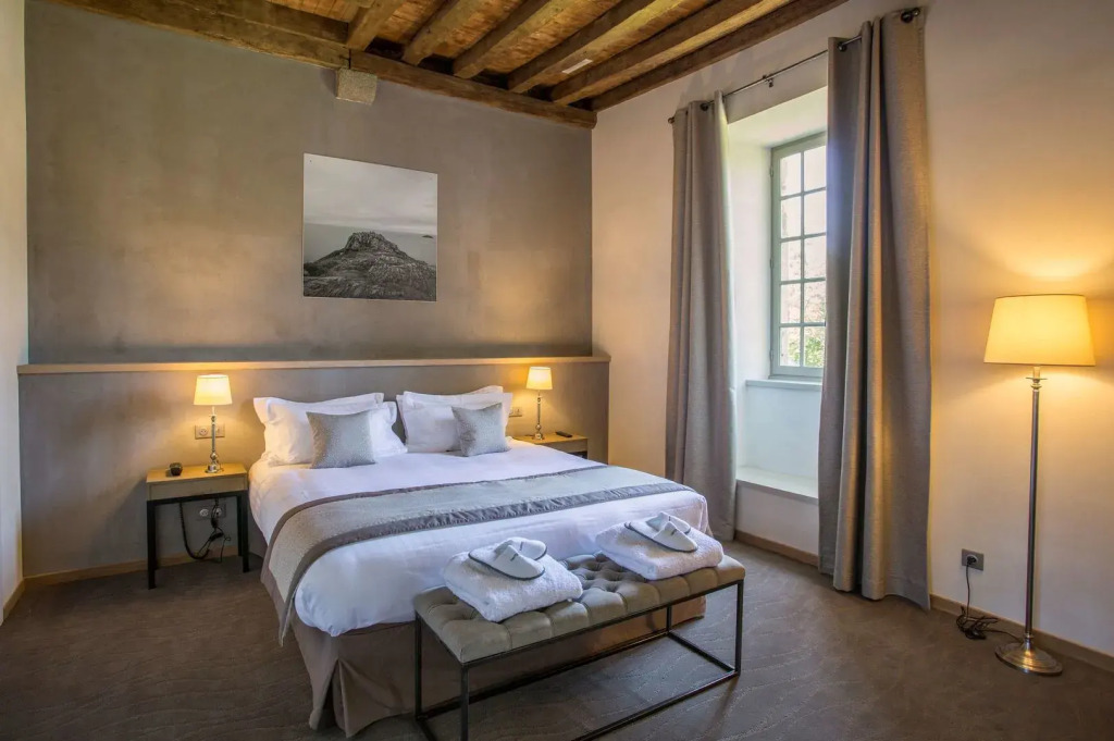 Hotel de LAbbaye Le Tronchet - Handwritten Collection
