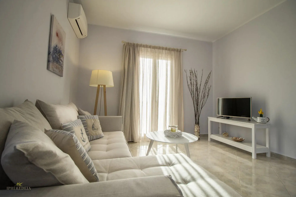 Iphimedeia Luxury Hotel & Suites