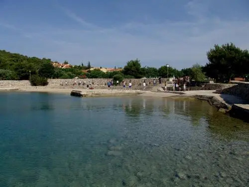Apartments & Kamp Hostin Tisno