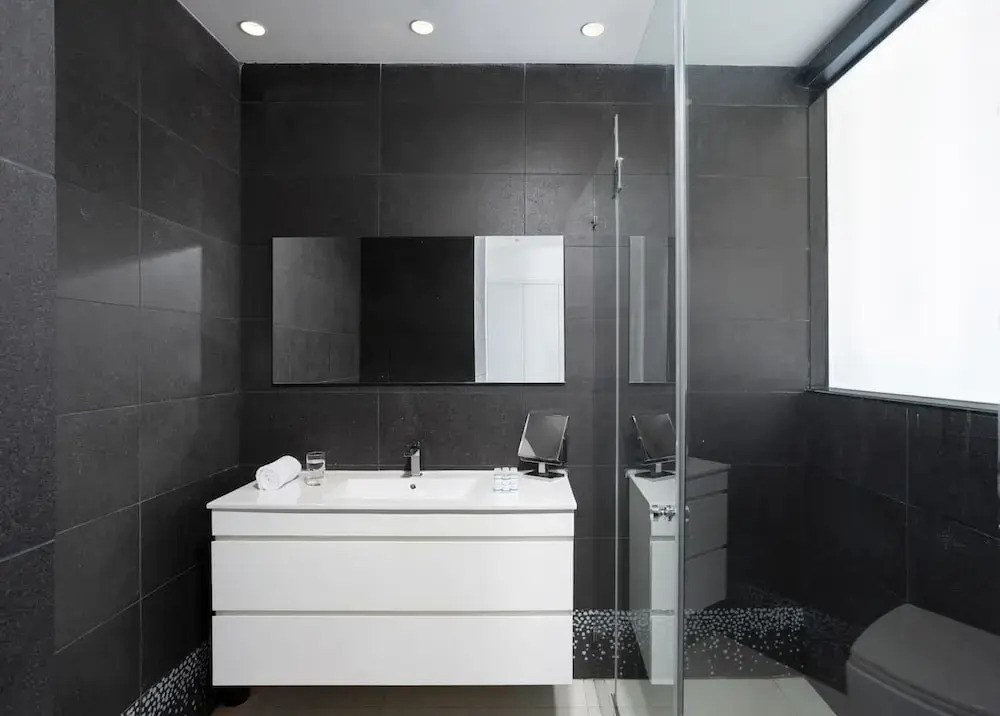 Lovely 1BR in White city by HolyGuest