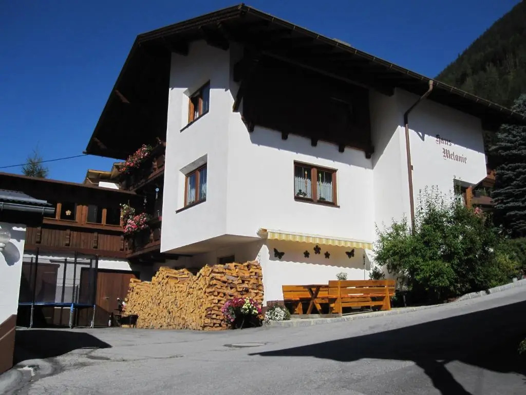 "HAUS MELANIE" inklusive SILVRETTA PREMIUM SUMMERCARD
