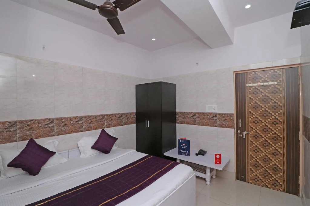 Oyo 12911 New Capital Inn