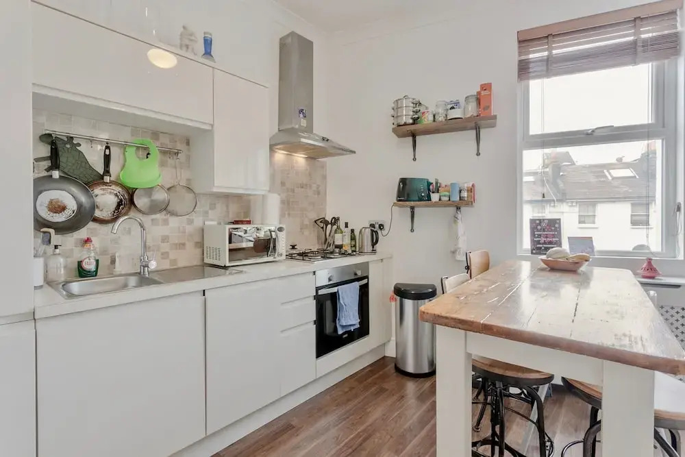 3 Bedroom in Clapham Junction With Roof Terrace
