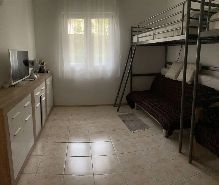 Charming 2-bed Apartment in Necujam