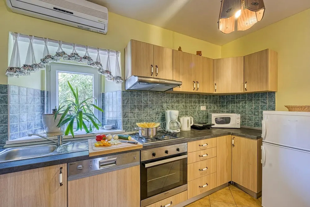 Pool House Klarina - Happy Rentals