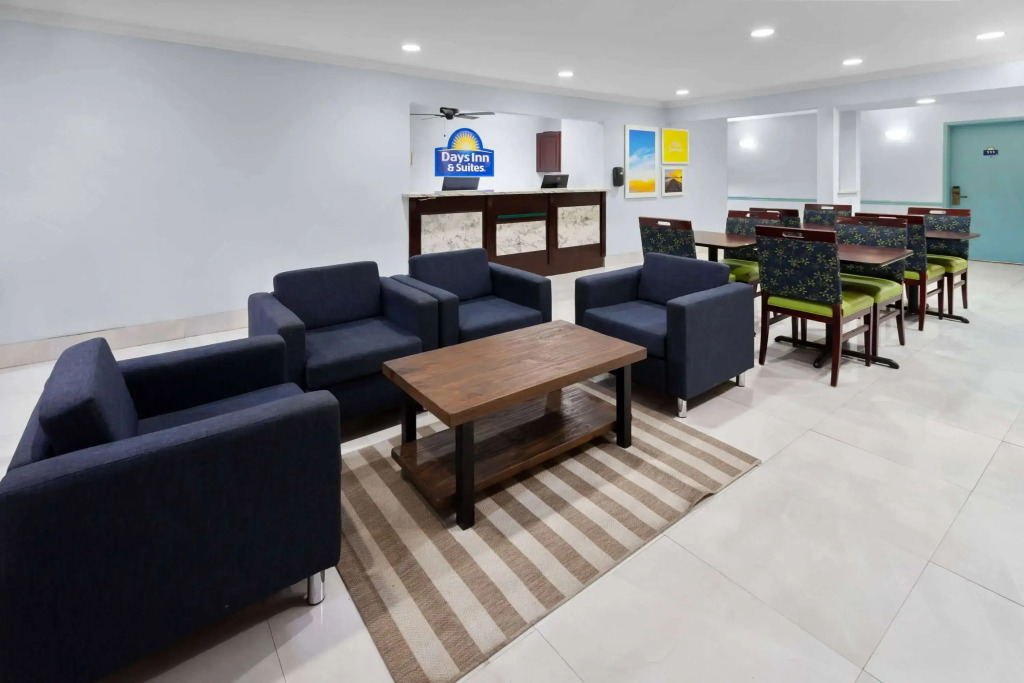 Days Inn & Suites by Wyndham Siler City