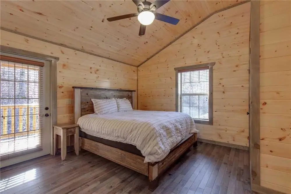 Mirror Pond - Four Bedroom Cabin