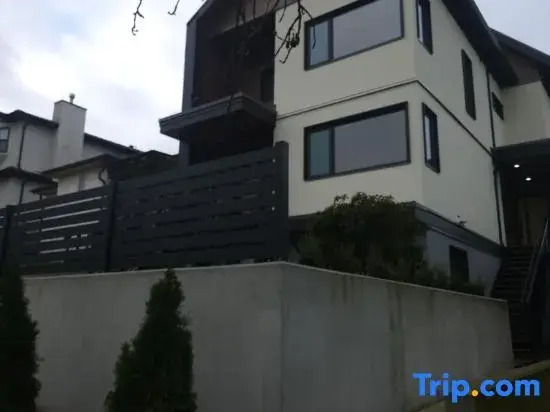 Stylish 1-Bedroom Suite with Modern Amenities