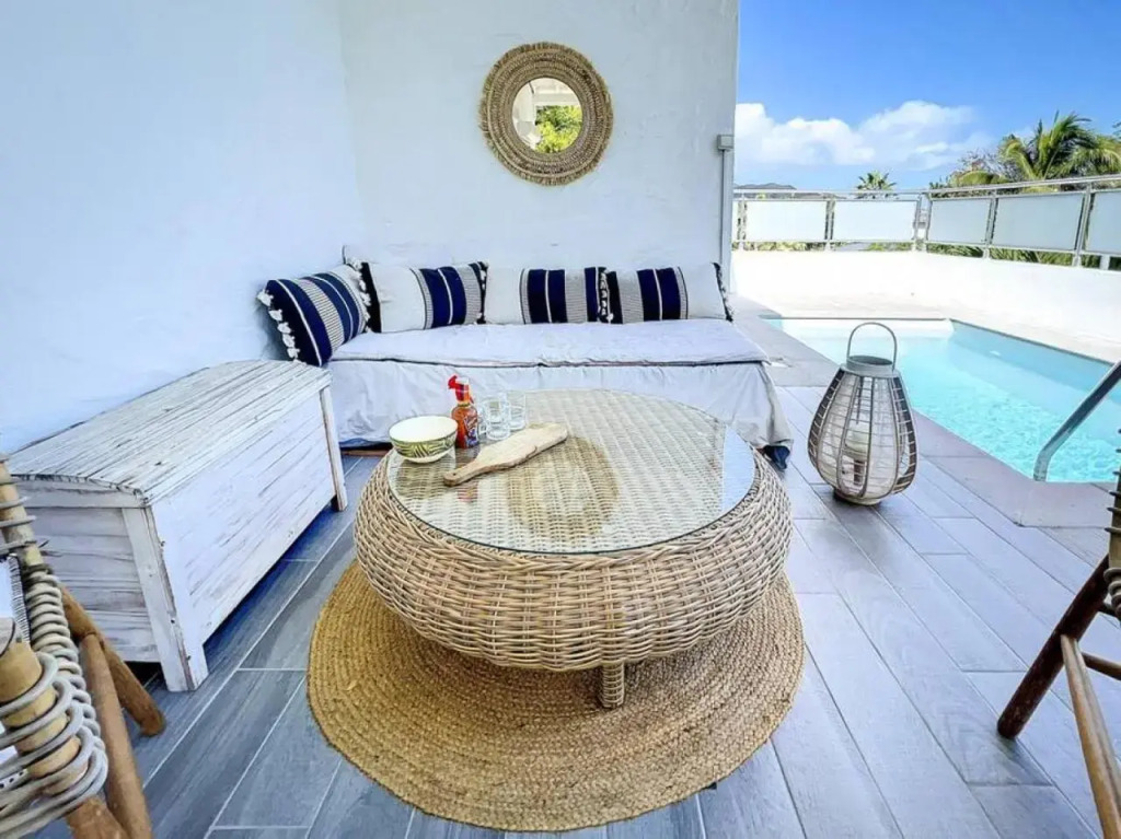 Villa Manoureva 10 min walk from Orient Bay Beach