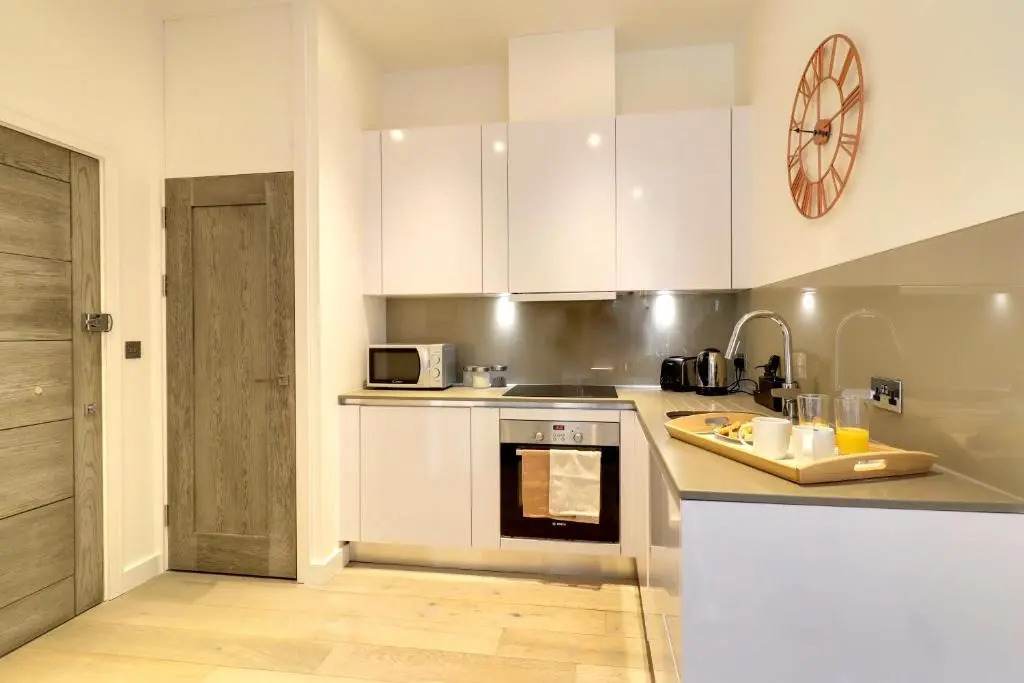 Stunning 1-Bed Deluxe Apartment in Slough