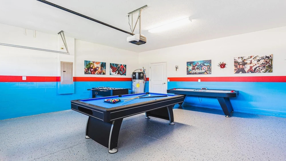 8BR Family Home w Pool Theatre Close to Disney