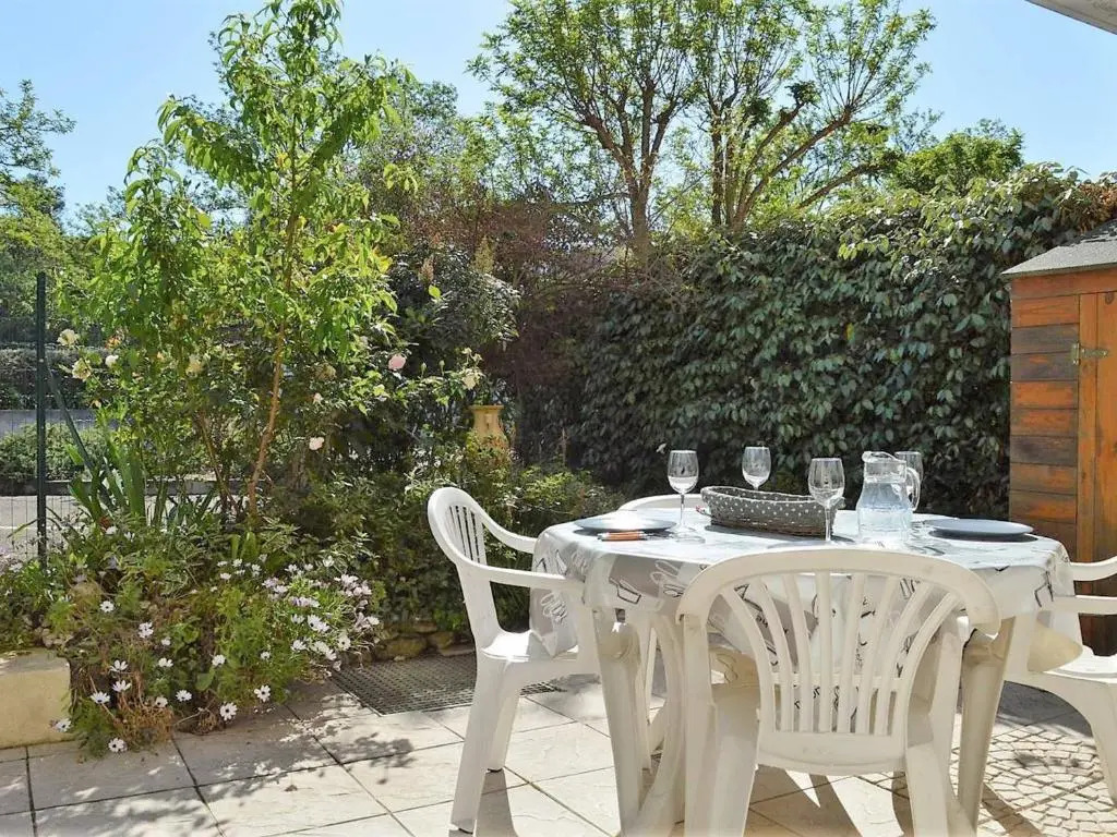 Appartement Le Lavandou, 4 pièces, 6 personnes - FR-1-251-56