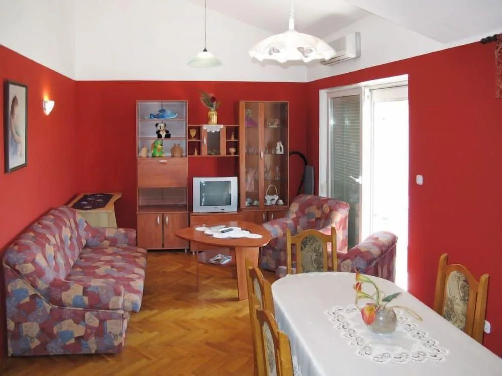 Nina Apartment