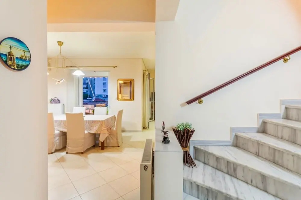 Spacious Urban Haven-family Home Perfect Location