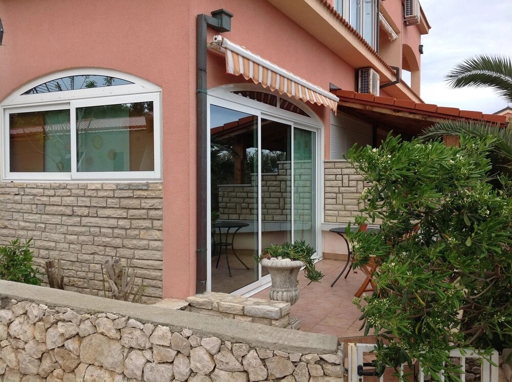 Apartment With 2 Bedrooms in Novalja, With Enclosed Garden and Wifi -