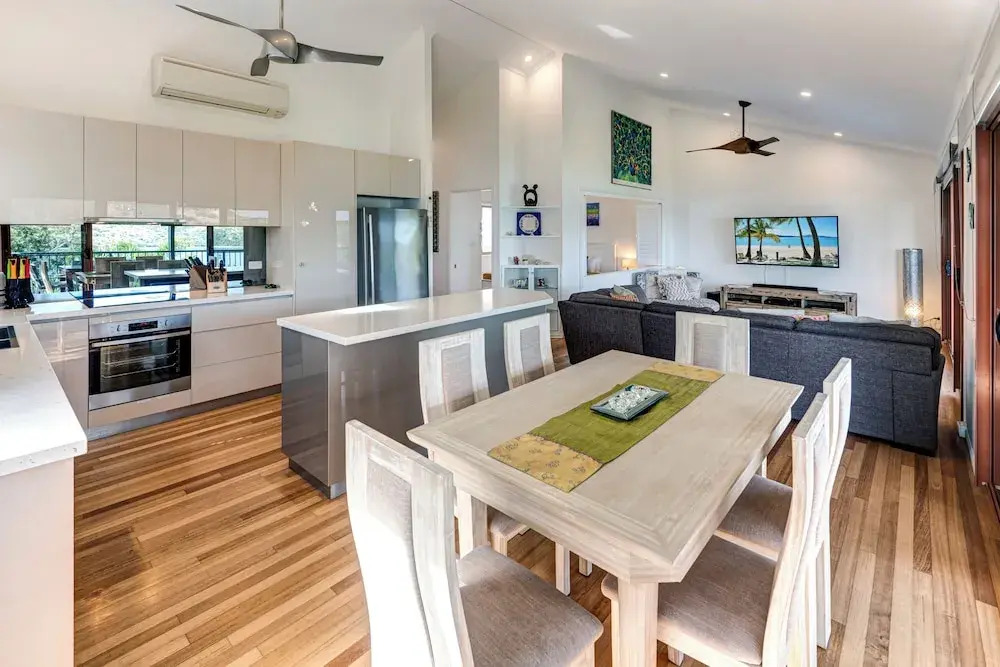 Heliconia 10 Newly Renovated House