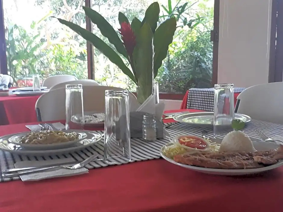 Villa Blanca Suites